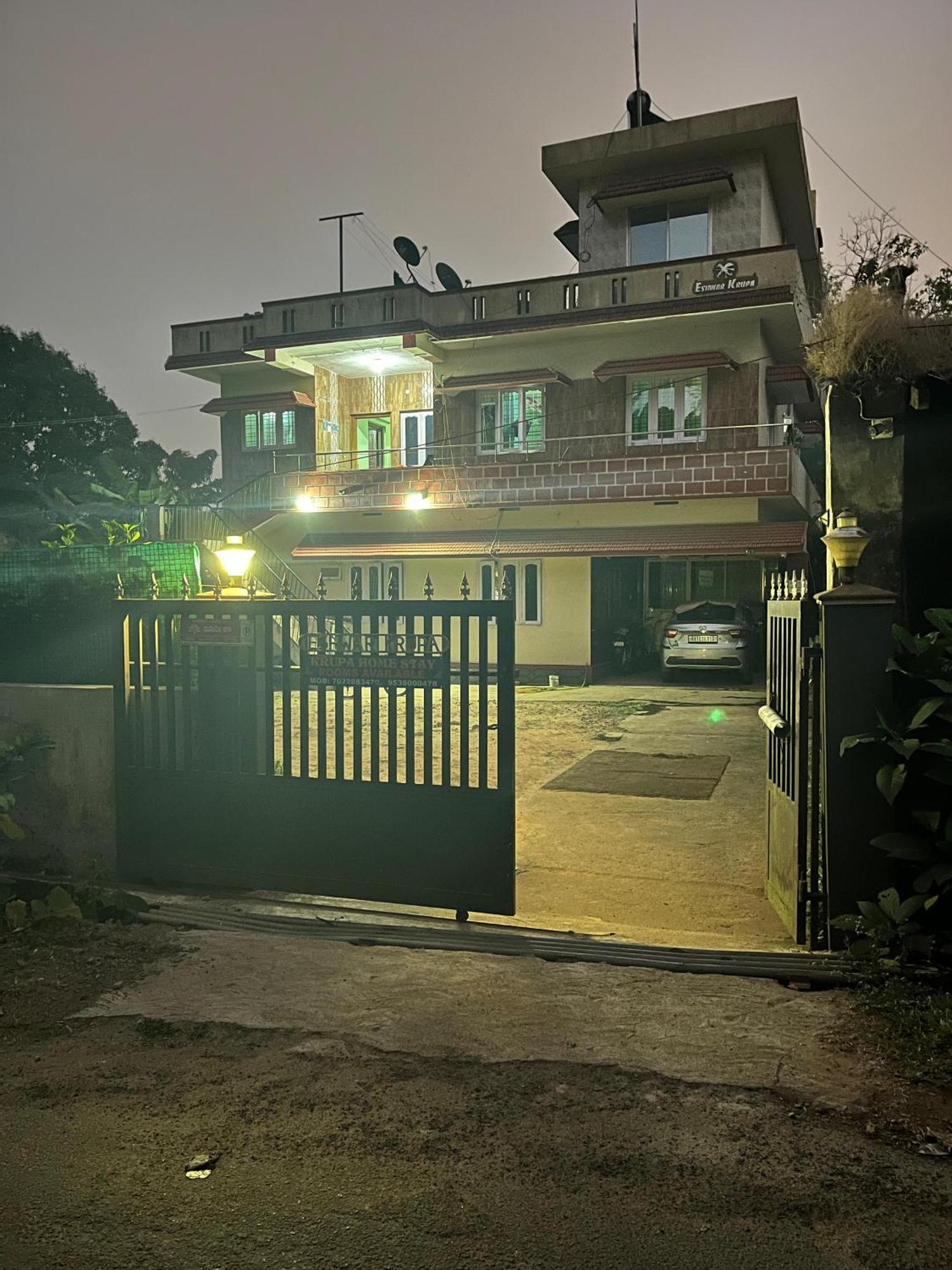 Eshwarkrupa Homestay Madikeri Exteriér fotografie